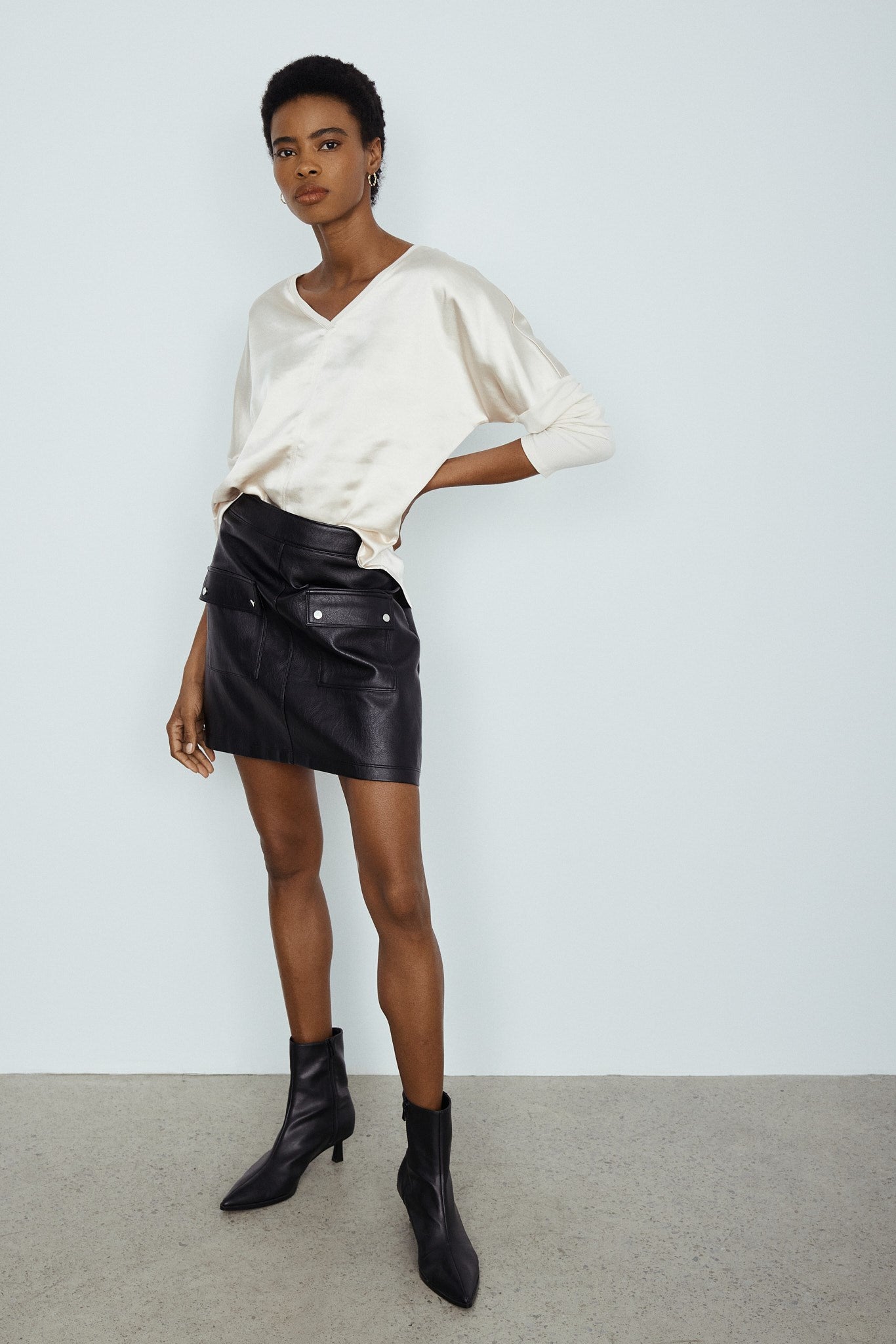 DAMIA SKIRT-Black