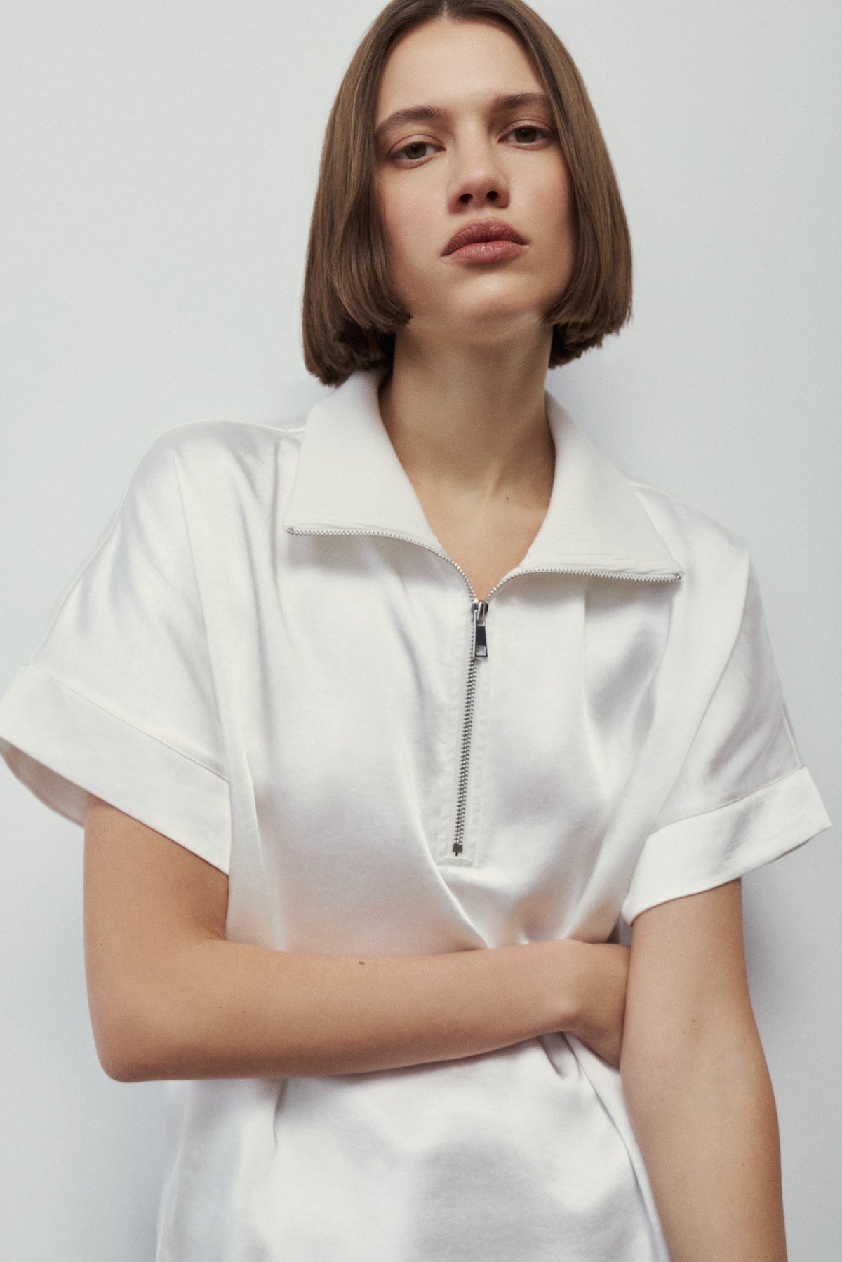 HERA TOP-Off white