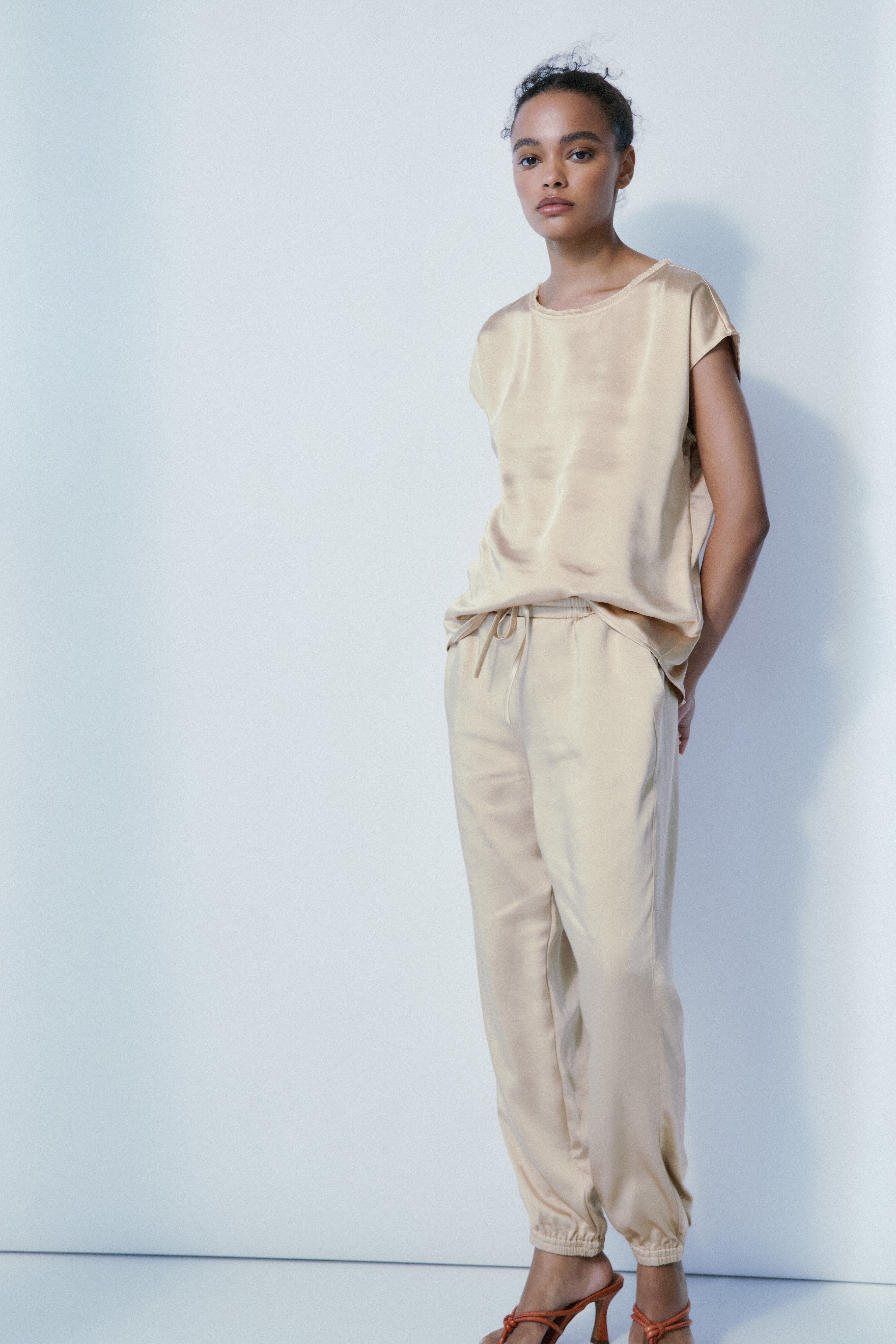 WILLOW TOP-Nougat
