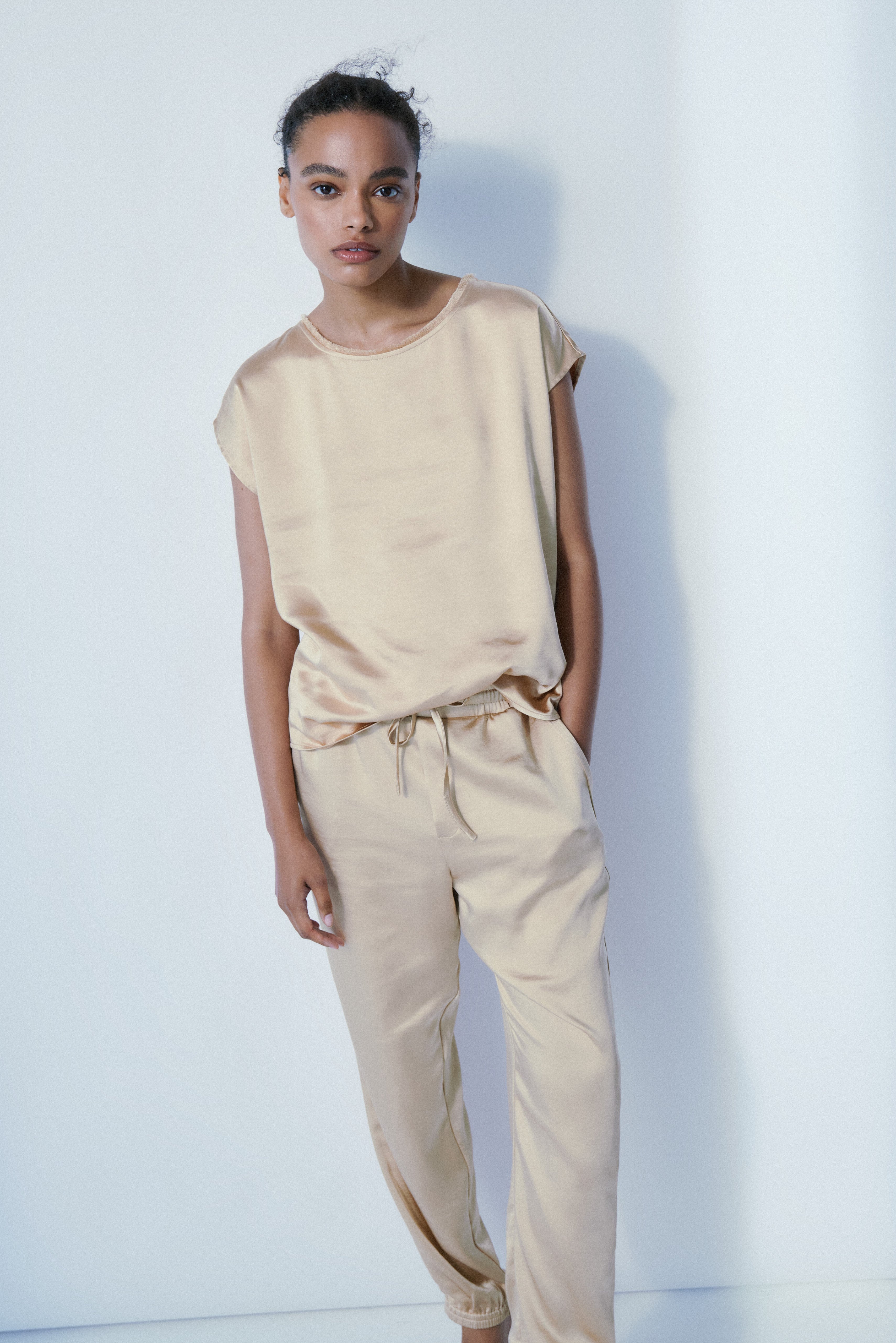 WILLOW TOP-Nougat