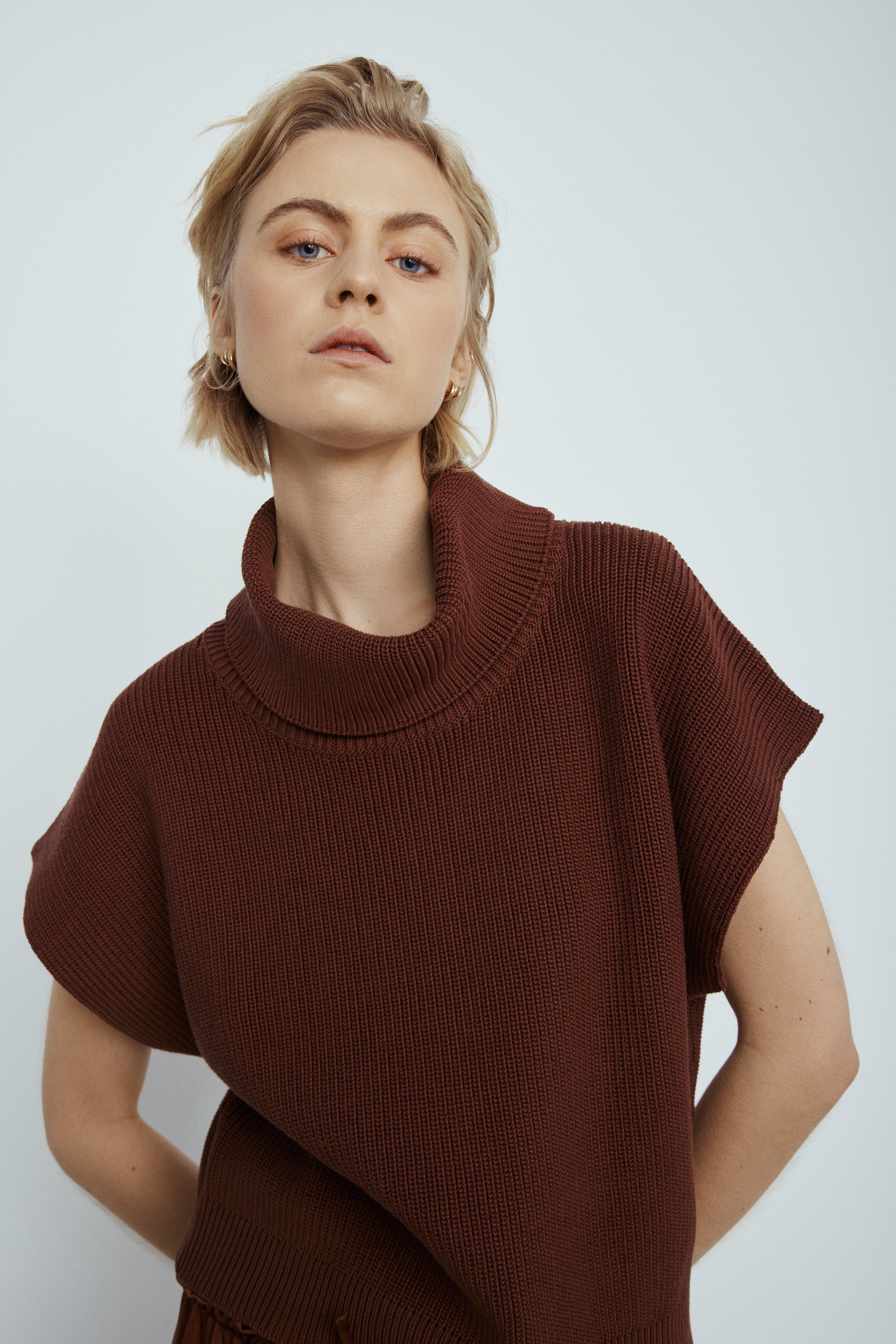 Alvie dark brown turtle neck sweater