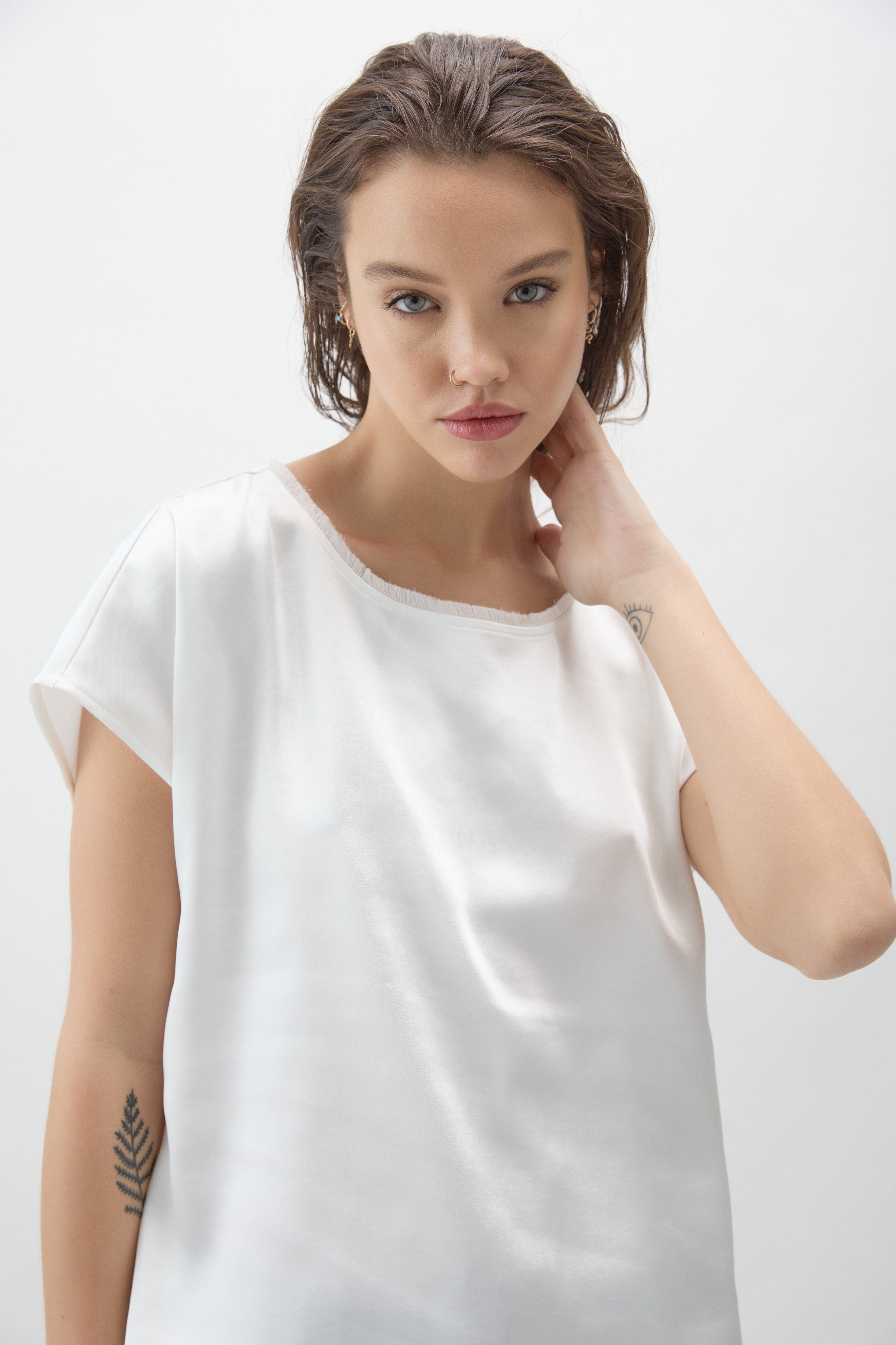 Juny satin tee