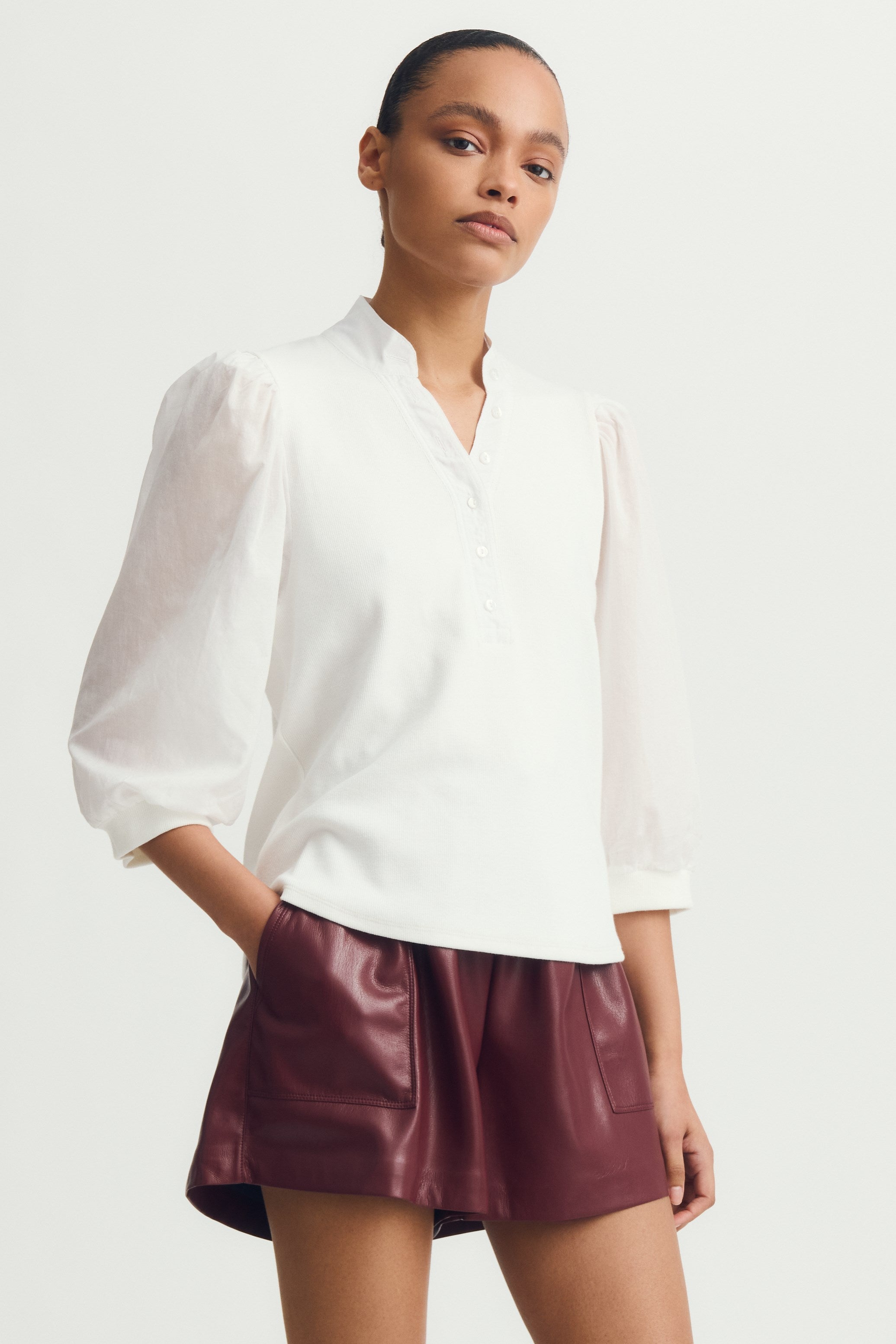 CLIO TOP-Off white