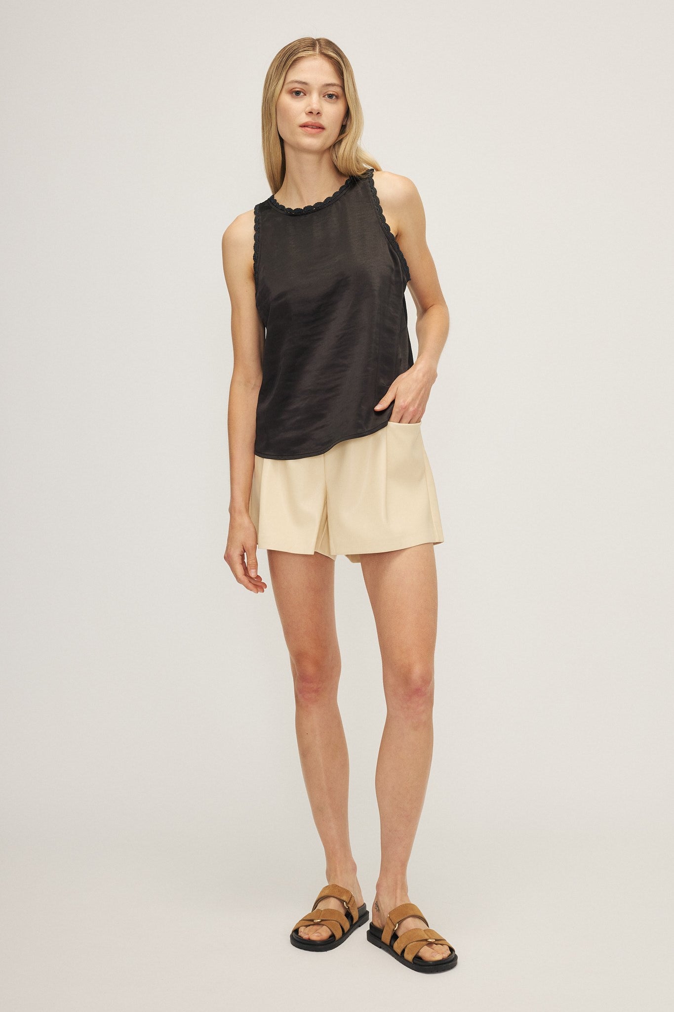 KELSI TOP-Black